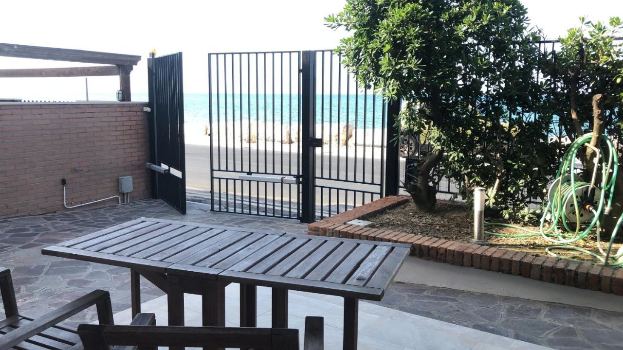 Beach Appartament Marina di Montemarciano Εξωτερικό φωτογραφία